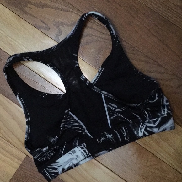 Sports bra Sz S - Picture 2 of 4